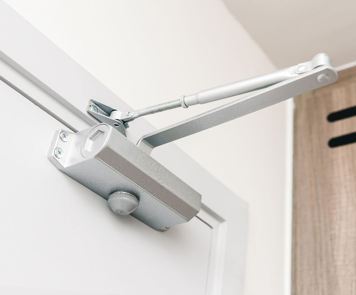 Accessori hardware per porte